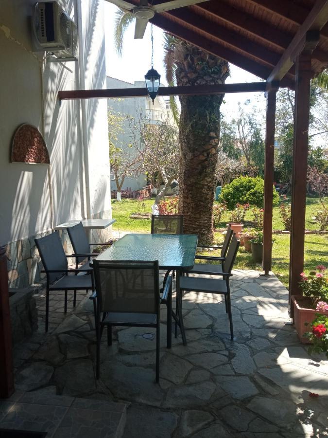 Sofia'S Garden Apartment Néa Péramos Екстериор снимка