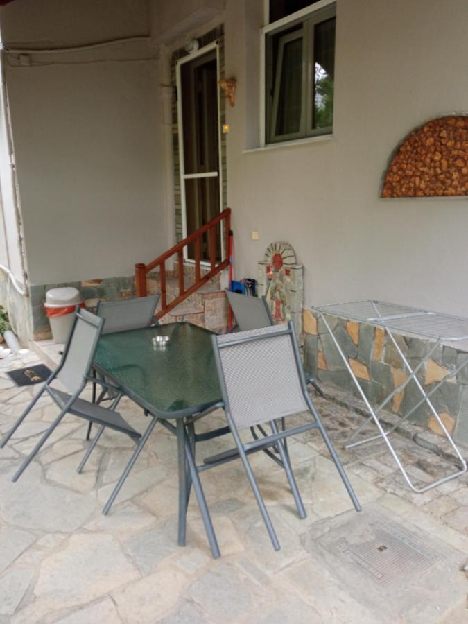 Sofia'S Garden Apartment Néa Péramos Екстериор снимка