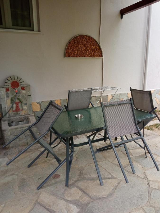Sofia'S Garden Apartment Néa Péramos Екстериор снимка