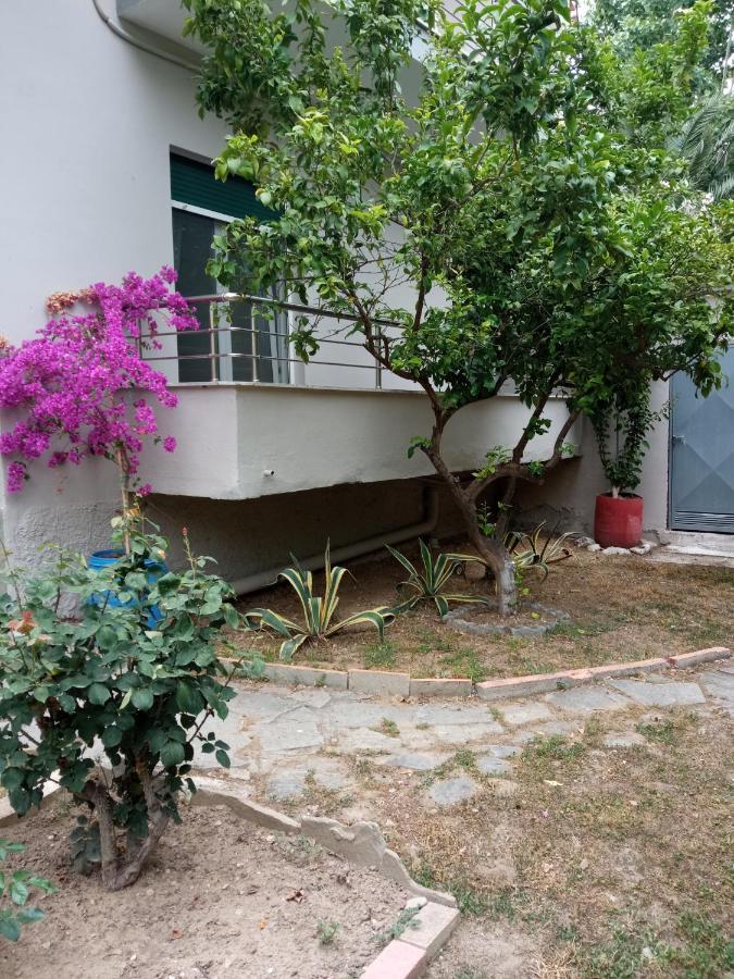 Sofia'S Garden Apartment Néa Péramos Екстериор снимка