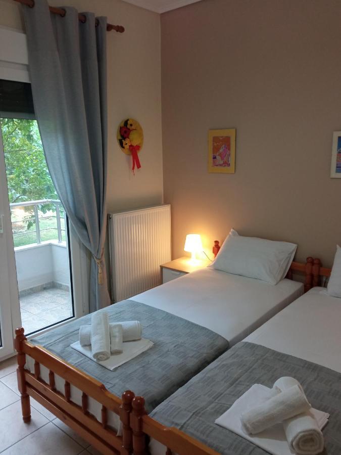 Sofia'S Garden Apartment Néa Péramos Екстериор снимка