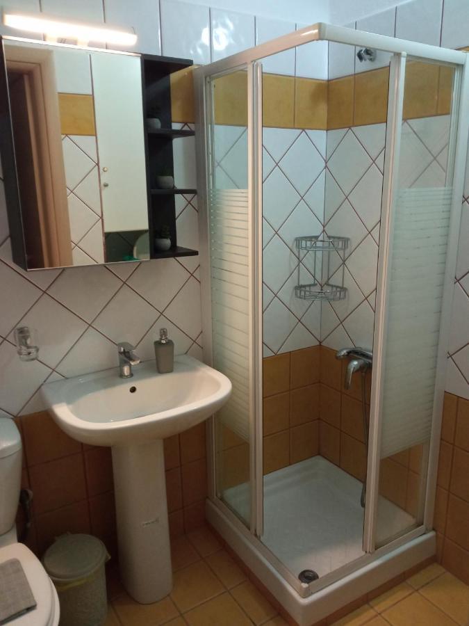 Sofia'S Garden Apartment Néa Péramos Екстериор снимка