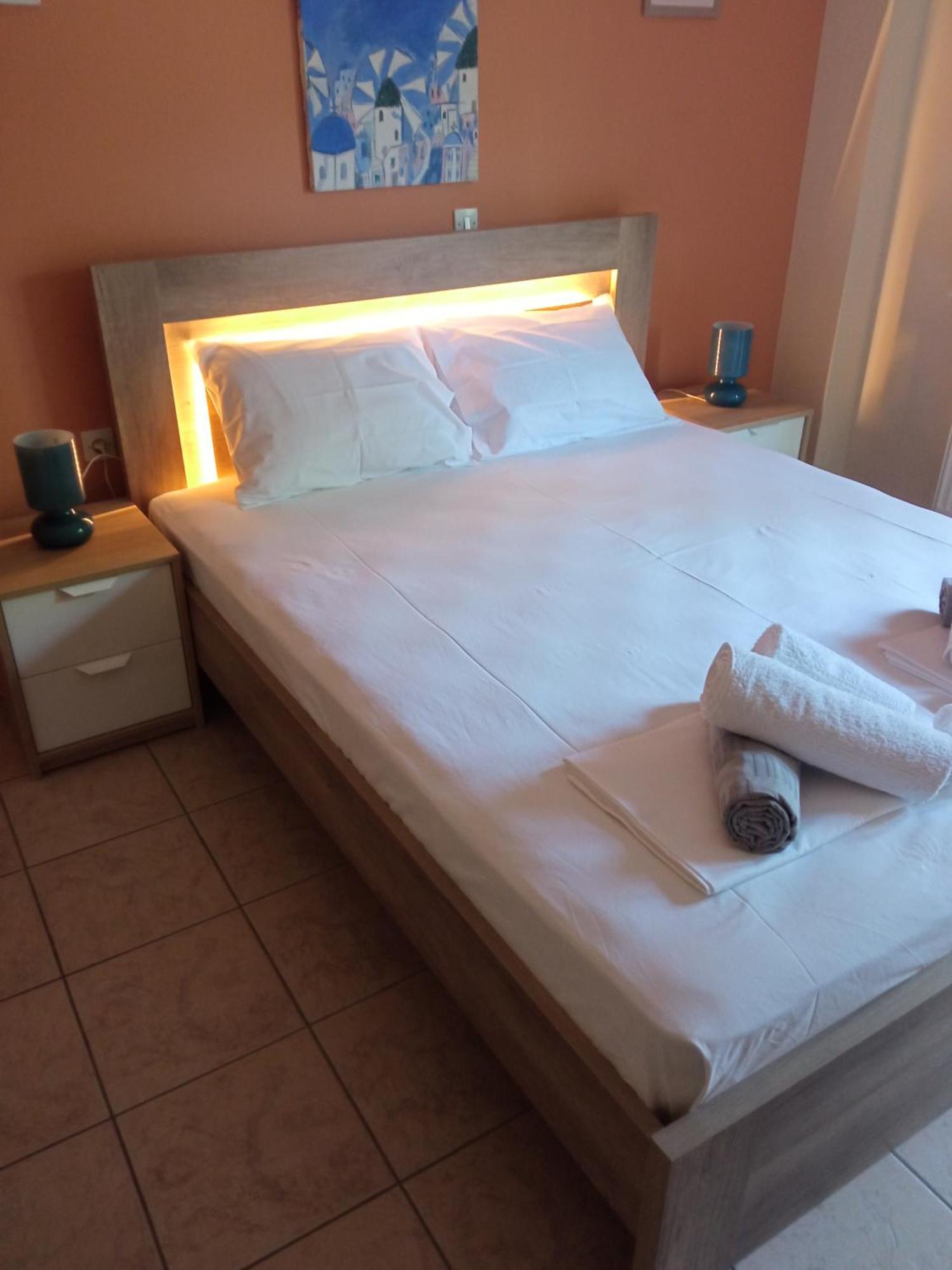 Sofia'S Garden Apartment Néa Péramos Екстериор снимка