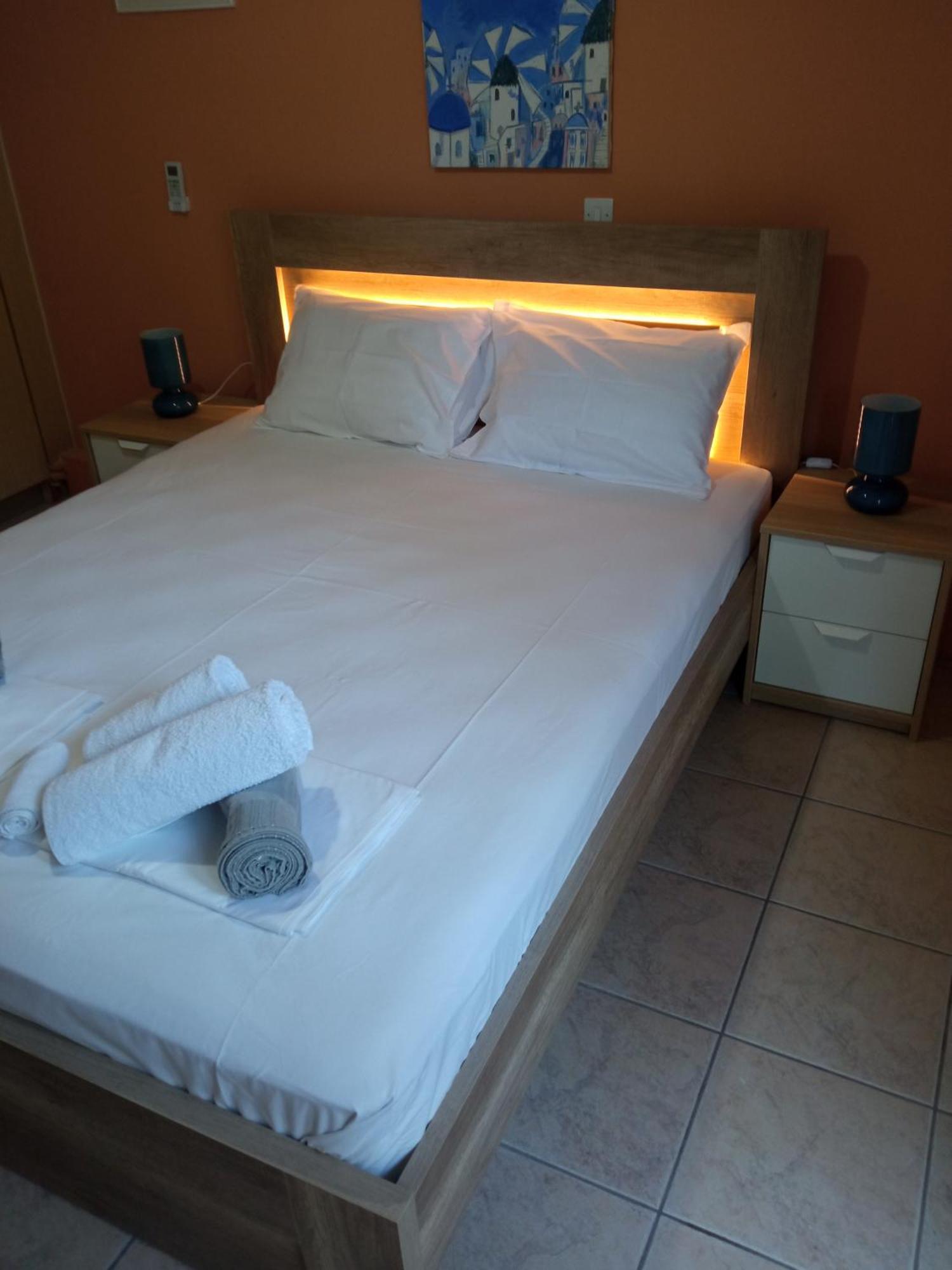 Sofia'S Garden Apartment Néa Péramos Екстериор снимка